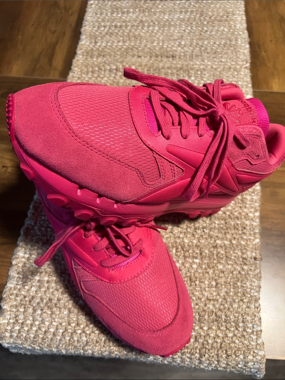 Reebox x Cardi B Size 11 Preowned Women's Hot Pink Athletic Sneakers